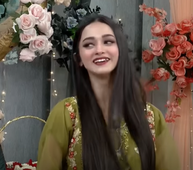 "Mera Dil Ye Pukare Aaja" girl Ayesha dance to another Punjabi song
