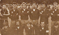 Real ARANJUEZ C. F. - Aranjuez, Madrid, España - Temporada 1982-83 - Amieiro, Mendívil, Lucena, López, Ríos y Serna; Figueroa I, Javi, Panocha, Emilio y Figueroa II - En esta temporada, el Aranjuez quedó 1º de su grupo en 3ª División, si bien no consiguió el ascenso a 2ªB