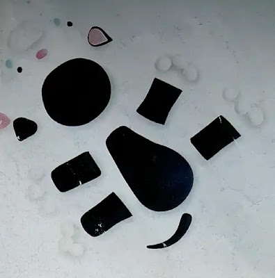 image of body parts of playful kitten cake