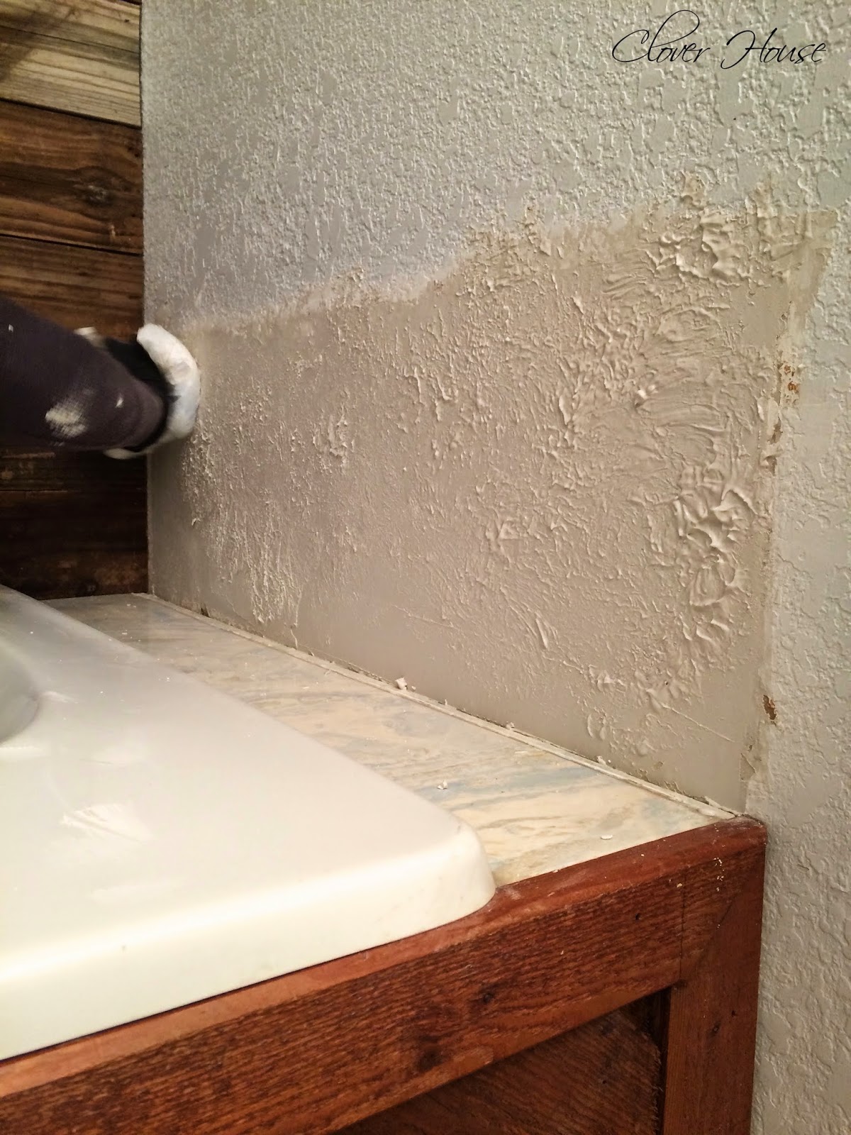 Clover House: Repairing Drywall and Adding Texture