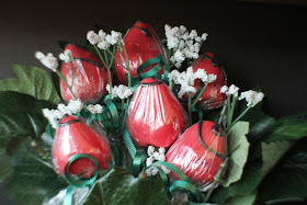 Chocolate Covered Strawberry Rose Bouquet by Kandy Kreations