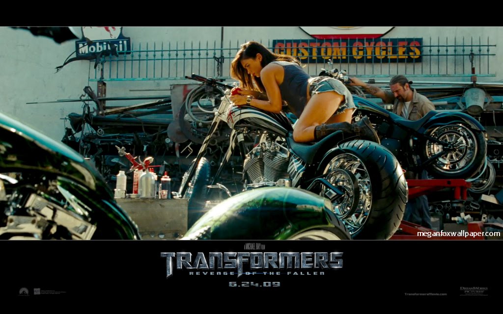 megan fox transformers wallpaper. megan fox wallpaper