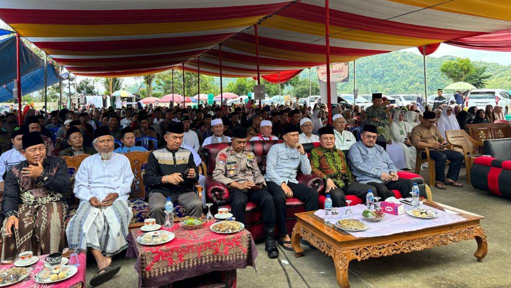 Wakil Bupati Lampung Barat Hadiri Pengajian Akbar dan Zikir Manakib di Ponpes Daruth Tholibin