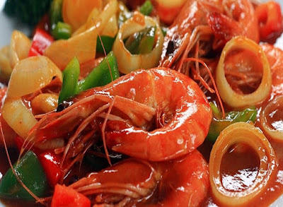  Siapa yang tidak tahu dengan nimatnya masakan dengan menggunakan  bahan dasar udang Resep Masakan Udang Asam Manis Yang Sangat Nikmat