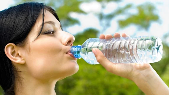 Do’s And Don’ts For Healthy And flawless Skin: drink more water