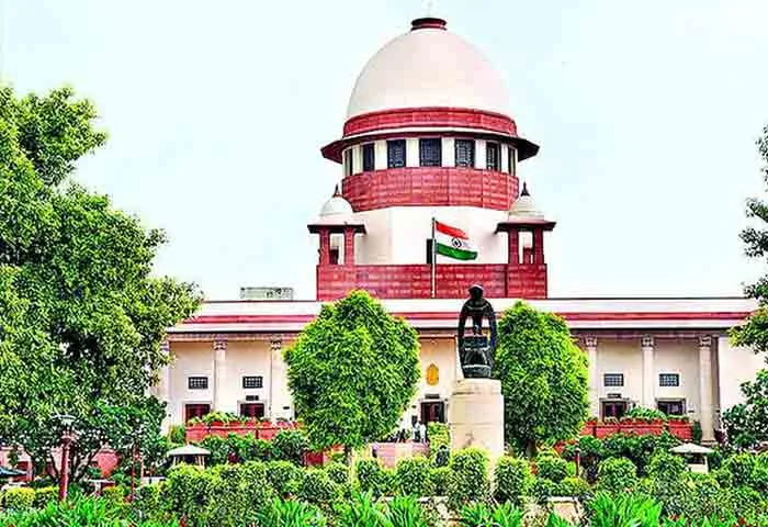 Supreme Court rejects plea seeking direction to ensure Vande Bharat train stops at Tirur in Kerala, New Delhi, News, Supreme Court, Petition, Tirur Native, Chief Justice, High Court, Railway, National