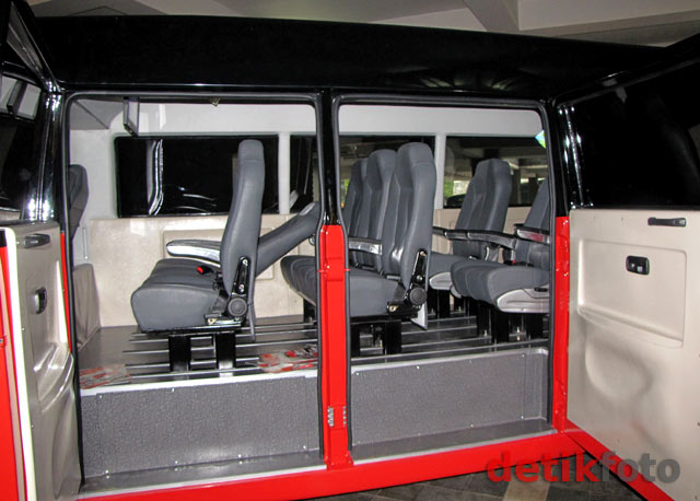 Foto Desain Interior Minibus Buatan Indonesia Seharga Rp.900 Juta Per Unit