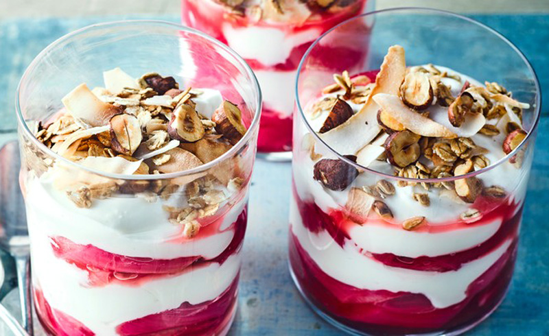 Rhubarb breakfast pots