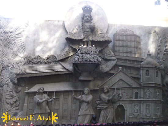 Image of the Santo Niño outside of the Minor Basilica of the Santo Niño, Cebu City