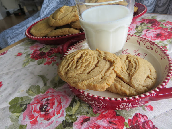 Thick & Chewy Peanut Butter Cookies