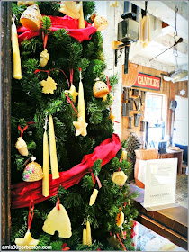 Yankee Candle Village: Árbol de Navidad Decorado con Velas