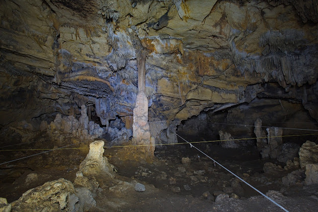 Το σπήλαιο της Μαρώνειας αποκαλύπτει τα μυστικά του