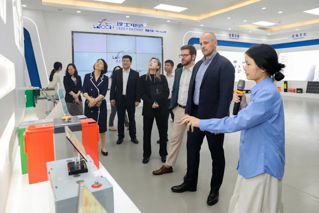 The Consul General of Hungary in Guangzhou and his delegation visited Zhaoqing High-tech Zone