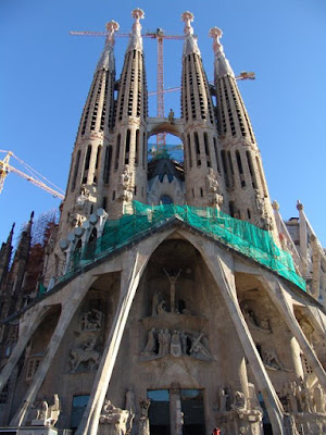 Barcelona Sights - Sagrada Familia Crucifixion Facade