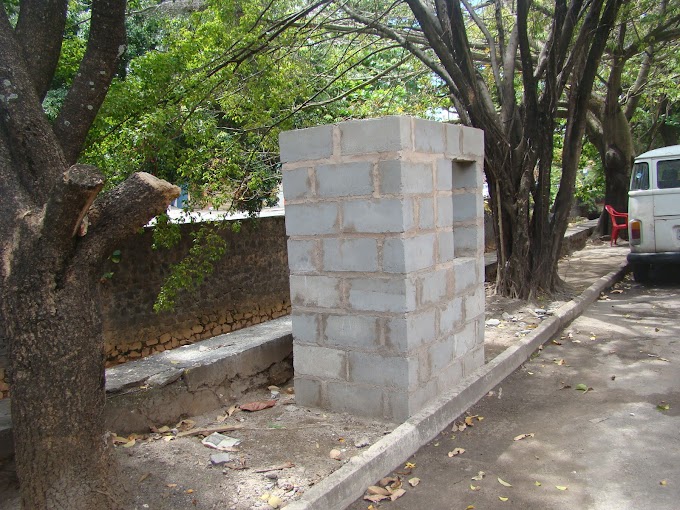 Construção de mini guarita no passeio, pode? Com a palavra a Sucom