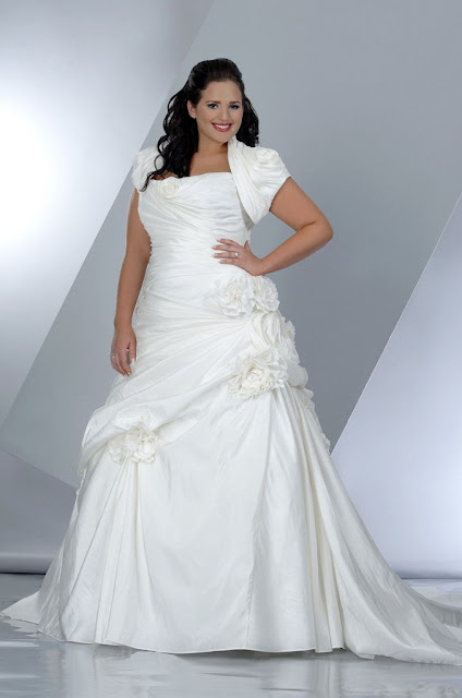 awesome-A-Line-Strapless-Court-Train-Taffeta-Lace-Plus-Size-Wedding-Dress-with-vest
