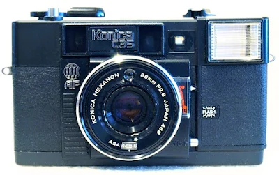 Konica C35 AF, Front