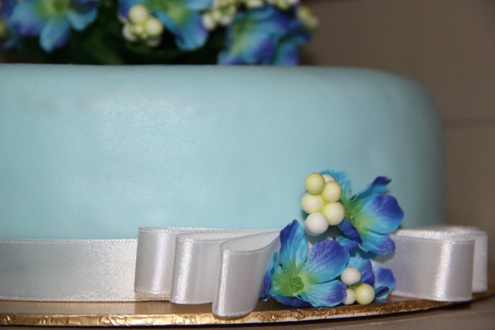 Baby blue wedding cake at Block C Ampangan