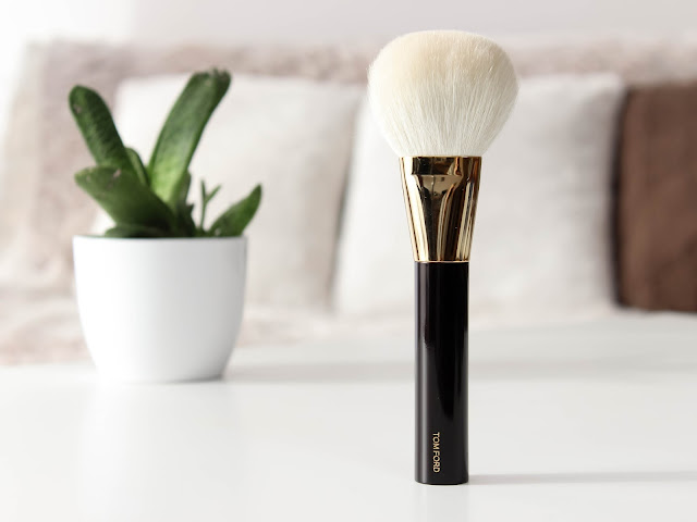 tom ford bronzer brush recenze