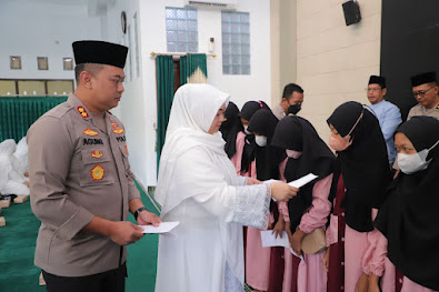 Peringati Isra Mi’raj, Kapolres Kediri Beri Santunan Anak Yatim.