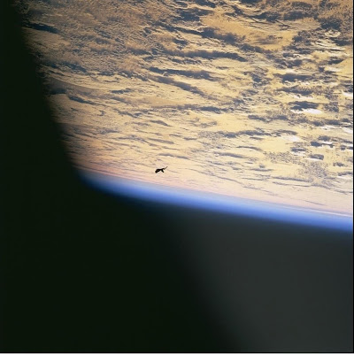 Foto-Foto UFO Detail dari NASA