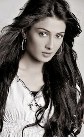 Ayeza Khan HD Wallpapers