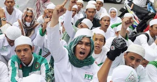 Anak Anak Teriak Histeris, Lihat Laskar FPI Aniaya Ibunya Yang Hadir Di  Acara Hajatan, Dikiranya.... | IndonesiaKiniNews.com