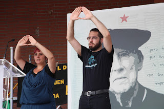 Miles de personas participan en el homenaje póstumo a Periko Solabarria