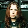 Gus G. - guitarra 
