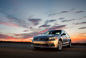 Front 3/4 view of 2017 Volkswagen Passat 1.8T SEL Premium