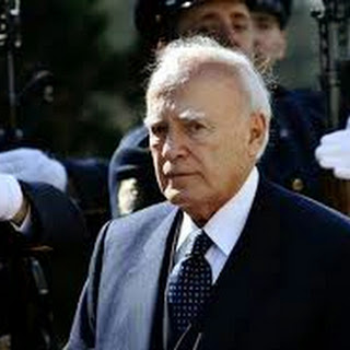 ΡΑΓΔΑΙΕΣ ΕΞΕΛΙΞΕΙΣ:Παραίτηση-αστραπή Παπούλια από στιγμή σε στιγμή!