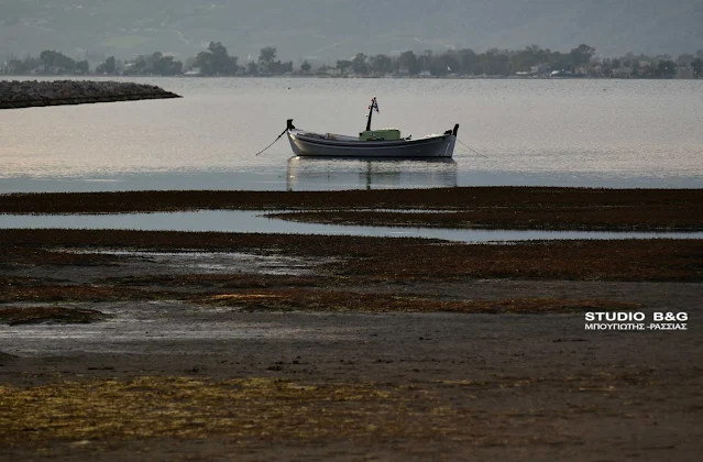 Μετεωρολογικό φαινόμενο "έβγαλε" τις βάρκες στη στεριά στο Ναύπλιο