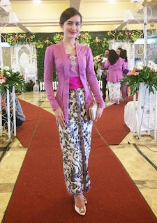 Model Kebaya Modern untuk Pesta Terbaru Bulan September