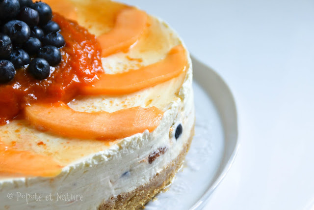 Cheesecake aux abricots confits, melon, myrtilles au chocolat blanc amande 