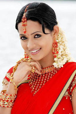 http://photoplusgold.blogspot.in/2011/05/bavana-cute-actress.html