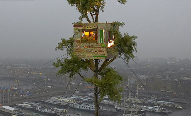 Tree Houses: World Most Amazing Tree Houses 