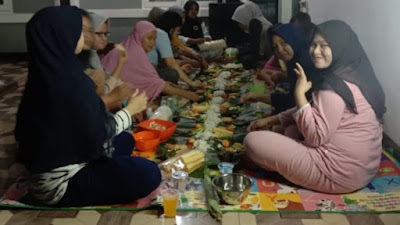 Sambut HUT RI Ke-76 Warga Perum Cikupa Asri Makan Bersama