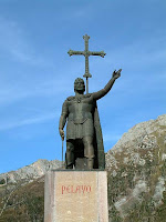 Estatua en honor a Don Pelayo