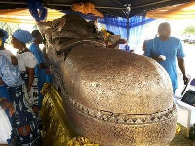 In Akwa Ibom Celebrated artiste buried in magnificent shoe casket