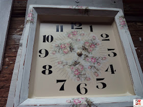 reloj tuneado con pintura a la tiza y decoupage