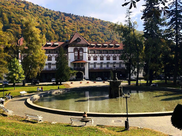 Sinaia, Braşov, Transilvanya, Romanya, Karpatların İncisi, Cantacuzino, Peleş sarayı, Pelişar Sarayı, Piata Sfatului, kürtös kalacs, Biserica Neagra, Strada Sforii, gezi blog, gezilecek yerler