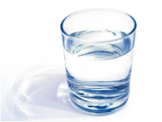 Manfaat air putih hangat bagi kesehatan tubuh