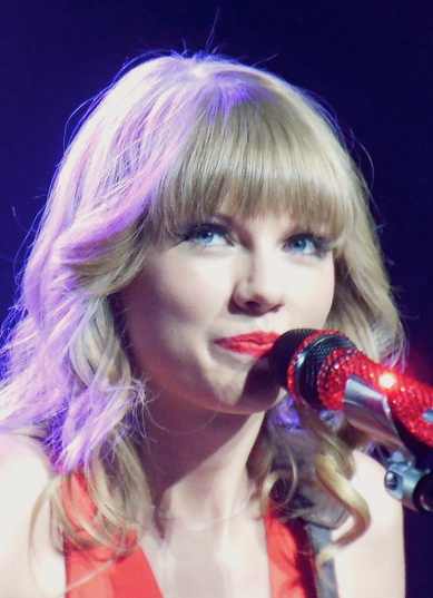 Taylor Swift performs in St. Louis, Missouri in 2013