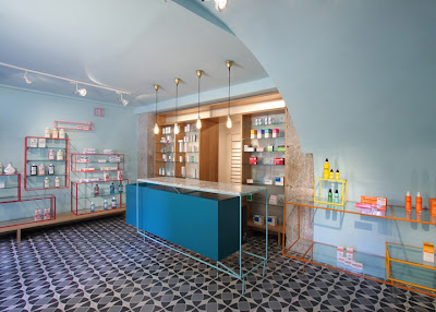 De los Austrias Pharmacy, Stone Design