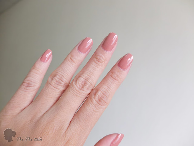 essie-gel couture-pinned up-試色