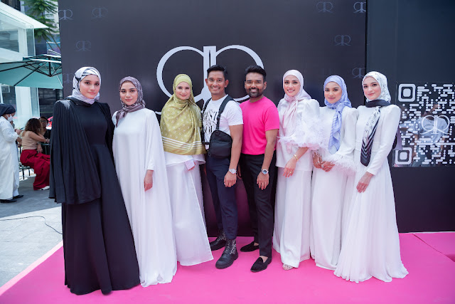 RIZMAN RUZAINI lancar Pop-Up Store RR Hijab di hadapan Pavilion KL