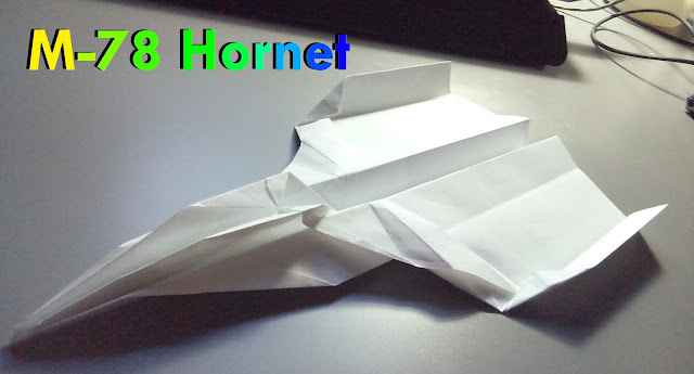 Avión de papel M-78 Hornet