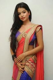 Bhojpuri-Actress-Figure-In-Sari