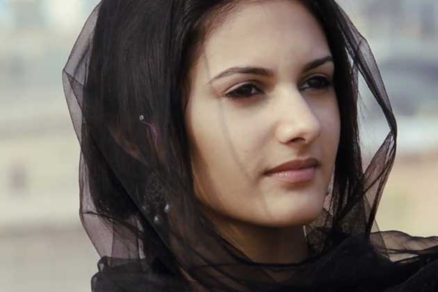 Amyra Dastur HD Wallpapers Free Download