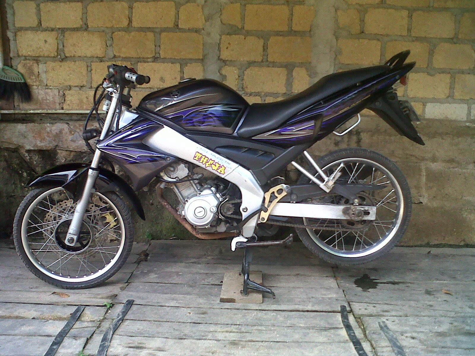 106 Modifikasi Vixion 2010 Ban Kecil  Modifikasi Motor 